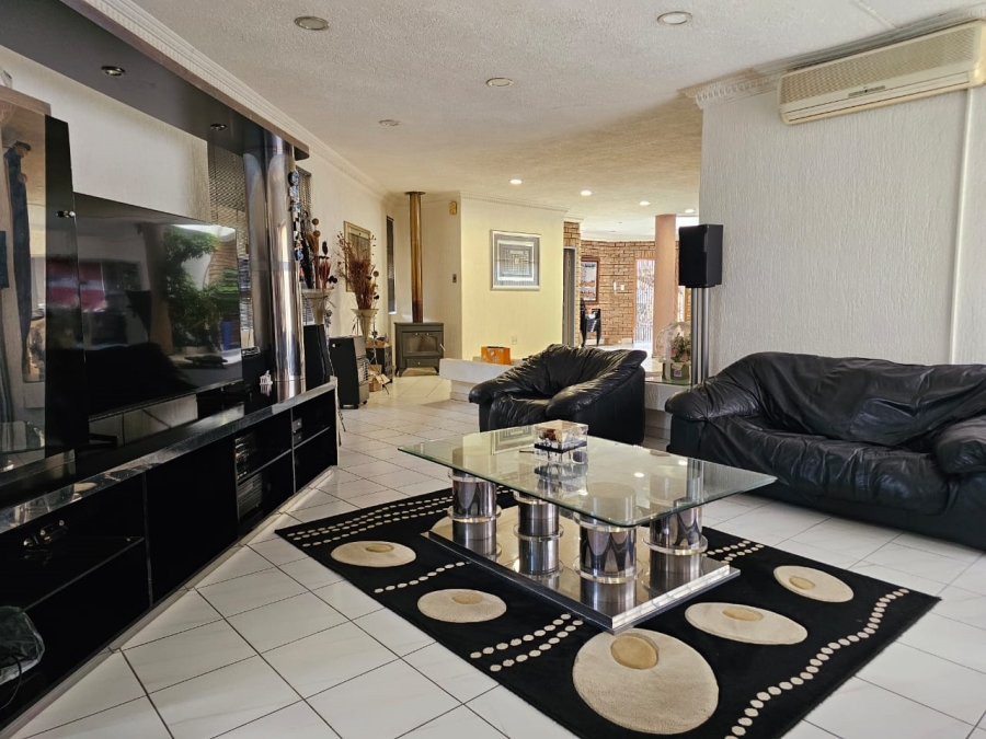 4 Bedroom Property for Sale in Zinniaville North West